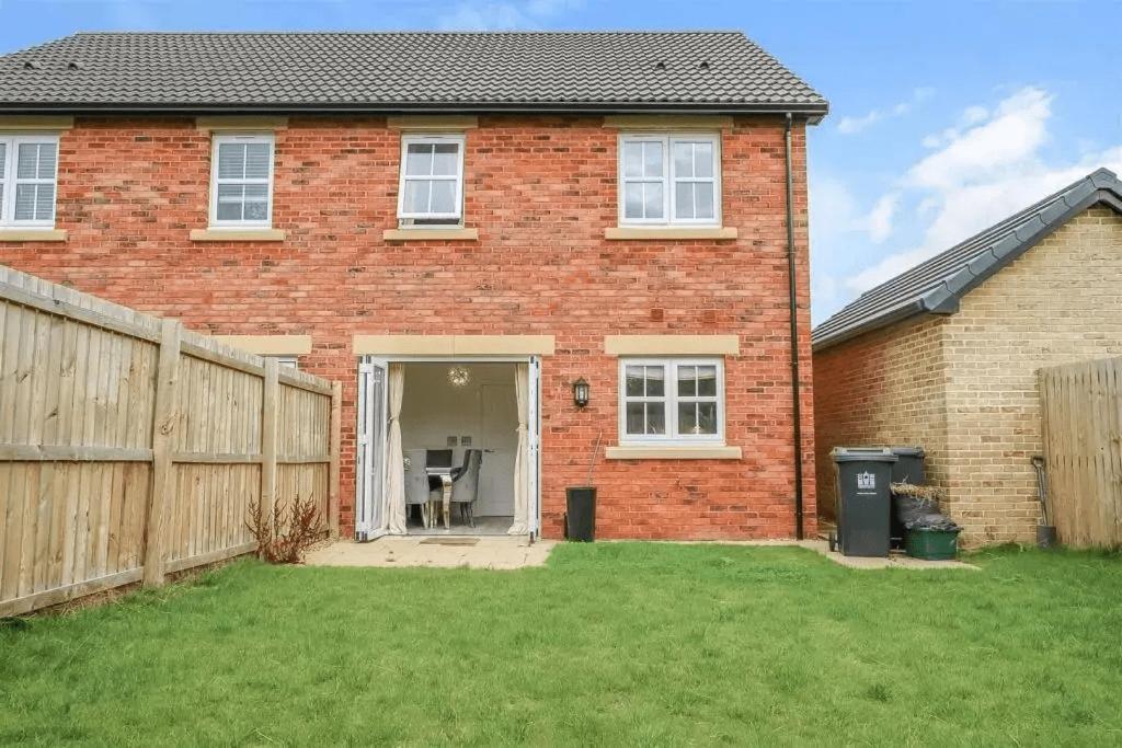 3 Bed Home In Peaceful Village Darlington Middleton One Row Exterior foto
